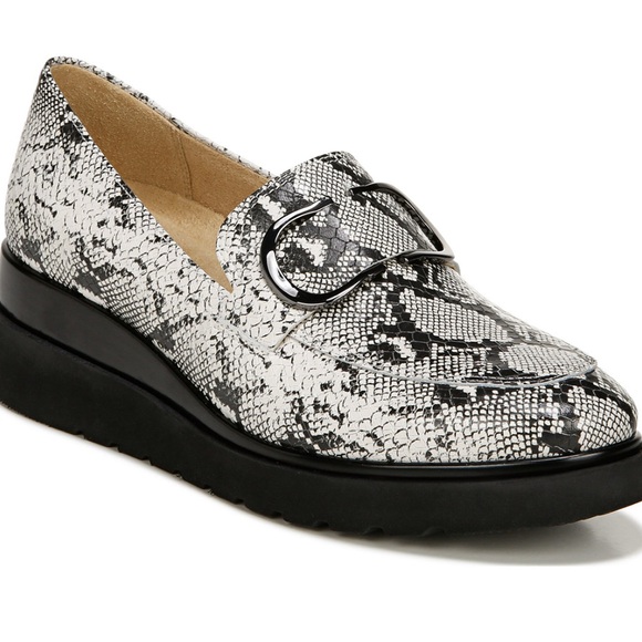NWT Naturalizer Snakeskin Patterned Women's Loafers Genuine Leather NIB - Picture 2 of 2